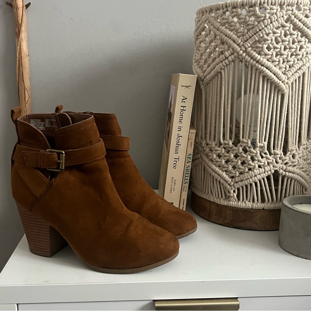 SOLD Like New Time & Tru Brown Booties Size 7